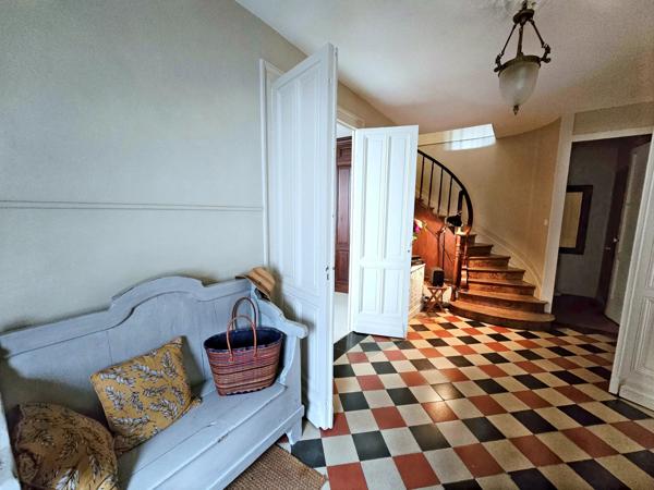 Maison de ville élégante et de caractère avec jardin de toit et appartement indépendant – Eymet