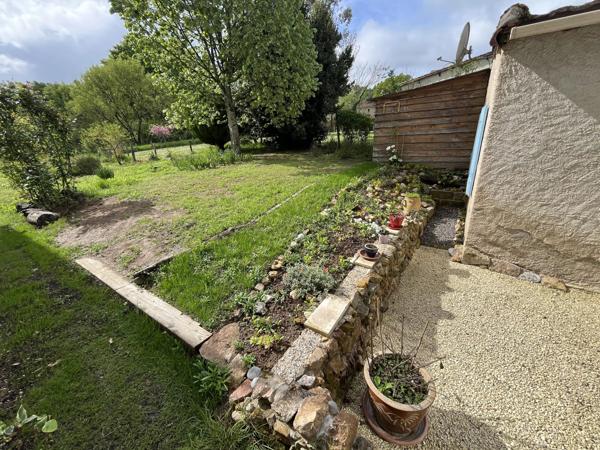 Maison atypique dans un hameau au calme proche de commodités