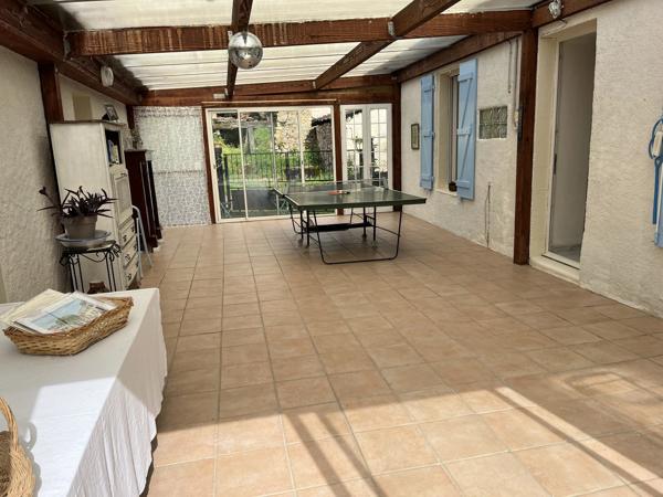 Maison atypique dans un hameau au calme proche de commodités