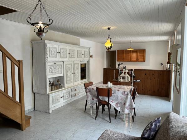 Maison atypique dans un hameau au calme proche de commodités