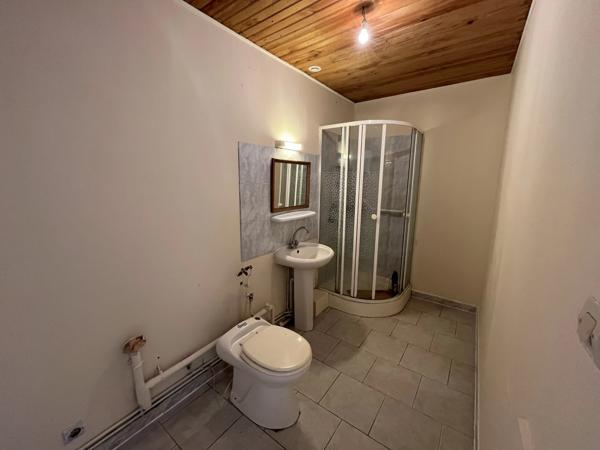 Maison atypique dans un hameau au calme proche de commodités
