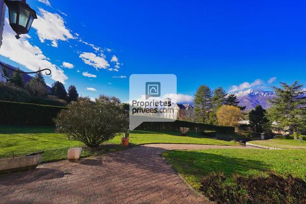 SAINT-MARTIN-D'HERES T3 de 81m2 + Parking