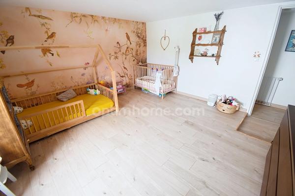 FERMETTE RÉNOVÉE 195 M² + GRENIER AMÉNAGEABLE, 4 CHAMBRES, 2 SALLES DE BAIN, GARAGE, PISCINE – PROCHE LUXEMBOURG