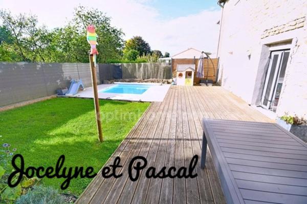 FERMETTE RÉNOVÉE 195 M² + GRENIER AMÉNAGEABLE, 4 CHAMBRES, 2 SALLES DE BAIN, GARAGE, PISCINE – PROCHE LUXEMBOURG