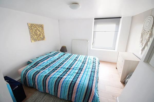 FERMETTE RÉNOVÉE 195 M² + GRENIER AMÉNAGEABLE, 4 CHAMBRES, 2 SALLES DE BAIN, GARAGE, PISCINE – PROCHE LUXEMBOURG