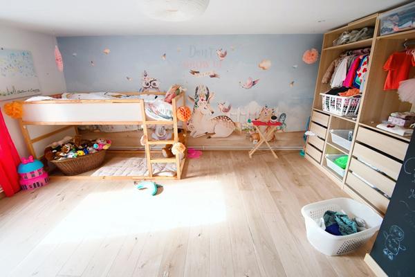 FERMETTE RÉNOVÉE 195 M² + GRENIER AMÉNAGEABLE, 4 CHAMBRES, 2 SALLES DE BAIN, GARAGE, PISCINE – PROCHE LUXEMBOURG