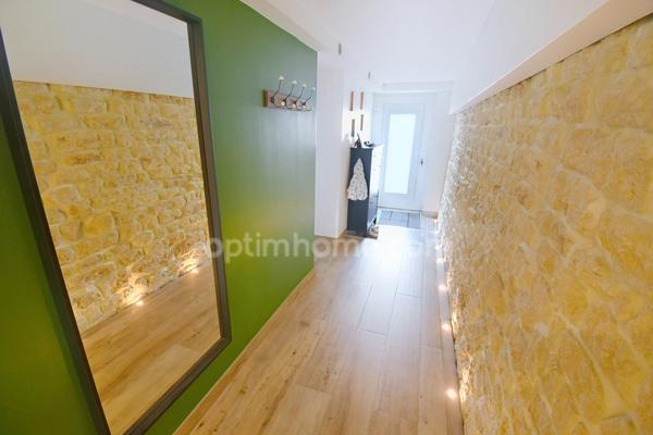 FERMETTE RÉNOVÉE 195 M² + GRENIER AMÉNAGEABLE, 4 CHAMBRES, 2 SALLES DE BAIN, GARAGE, PISCINE – PROCHE LUXEMBOURG