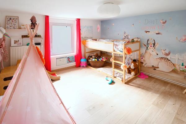 FERMETTE RÉNOVÉE 195 M² + GRENIER AMÉNAGEABLE, 4 CHAMBRES, 2 SALLES DE BAIN, GARAGE, PISCINE – PROCHE LUXEMBOURG