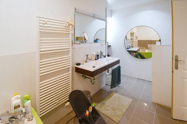 FERMETTE RÉNOVÉE 195 M² + GRENIER AMÉNAGEABLE, 4 CHAMBRES, 2 SALLES DE BAIN, GARAGE, PISCINE – PROCHE LUXEMBOURG