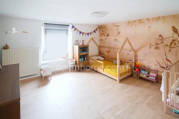 FERMETTE RÉNOVÉE 195 M² + GRENIER AMÉNAGEABLE, 4 CHAMBRES, 2 SALLES DE BAIN, GARAGE, PISCINE – PROCHE LUXEMBOURG