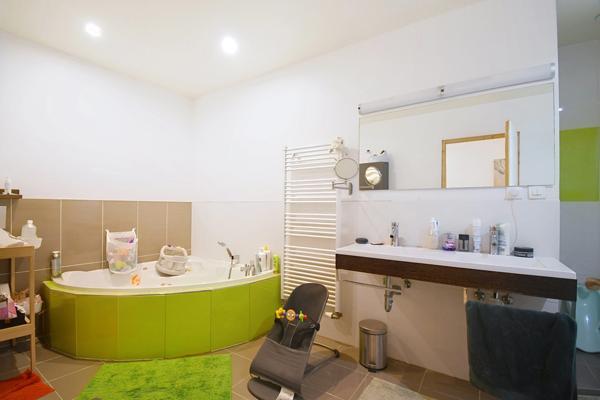 FERMETTE RÉNOVÉE 195 M² + GRENIER AMÉNAGEABLE, 4 CHAMBRES, 2 SALLES DE BAIN, GARAGE, PISCINE – PROCHE LUXEMBOURG