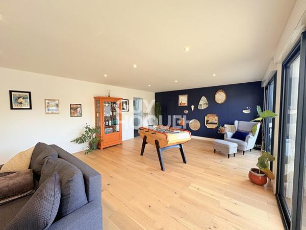 EXCLUSIVITE Chez Guy Hoquet Très belle maison entièrement rénovée, véritable coup de coeur !