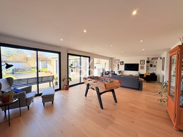 EXCLUSIVITE Chez Guy Hoquet Très belle maison entièrement rénovée, véritable coup de coeur !