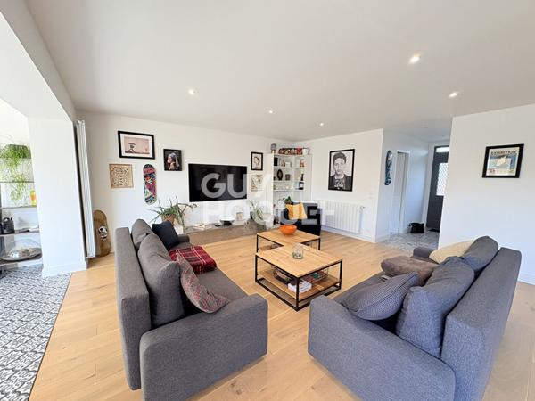 EXCLUSIVITE Chez Guy Hoquet Très belle maison entièrement rénovée, véritable coup de coeur !