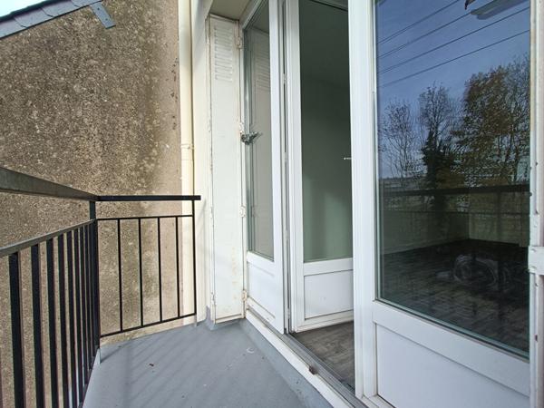 Appartement Tours  avec balcon et parking