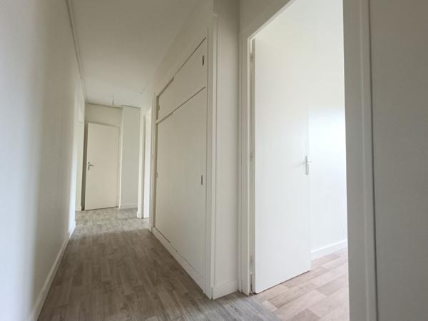 Appartement Tours  avec balcon et parking