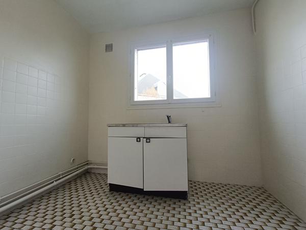 Appartement Tours  avec balcon et parking