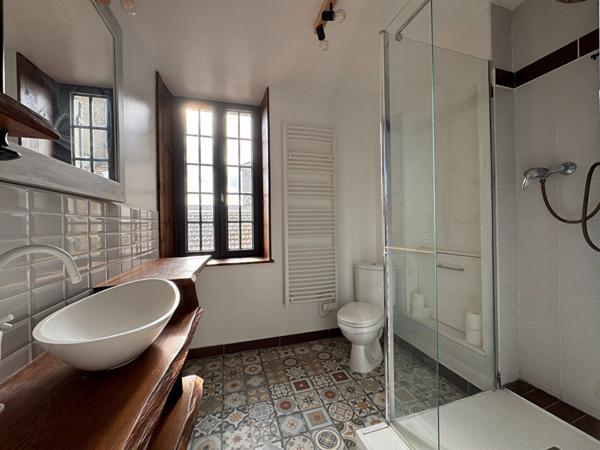 A VENDRE- APPARTEMENT DE TYPE 3 DANS LE CENTRE HISTORIQUE DE PERIGUEUX