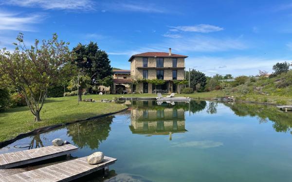 Maison à vendre    6 pièces •  Saint-Donat-sur-l'Herbasse