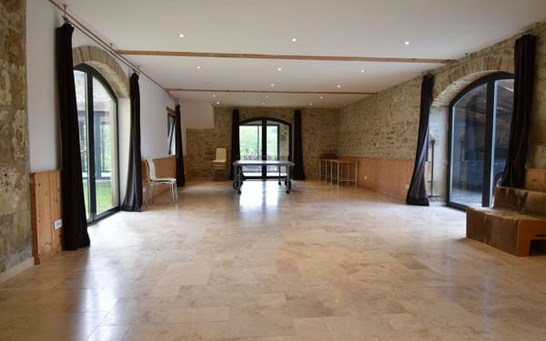 Maison à vendre    6 pièces •  Saint-Donat-sur-l'Herbasse