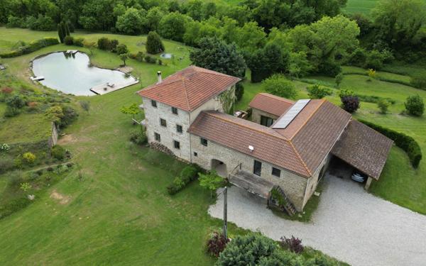 Maison à vendre    6 pièces •  Saint-Donat-sur-l'Herbasse