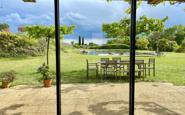 Maison à vendre    6 pièces •  Saint-Donat-sur-l'Herbasse