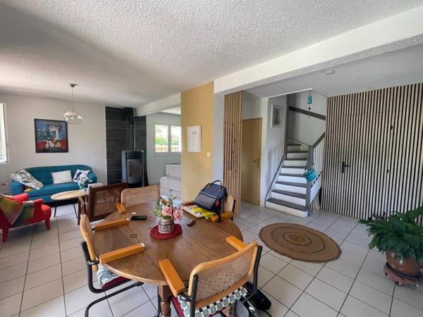 Vous cherchez une jolie maison avec jardin et piscine à Dieulefit ?