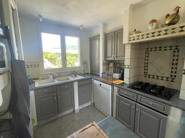 Vous cherchez une jolie maison avec jardin et piscine à Dieulefit ?