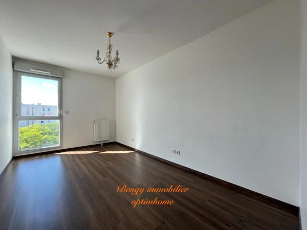Appartement avec balcon et vue dégagée