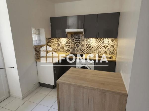 Location Appartement 3 pièces 47.82 m² - 34/36 RUE DE LA REPUBLIQUE - Nimes 30000