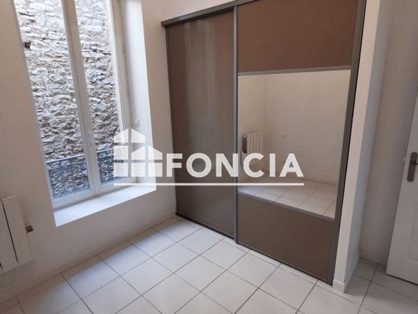 Location Appartement 3 pièces 47.82 m² - 34/36 RUE DE LA REPUBLIQUE - Nimes 30000