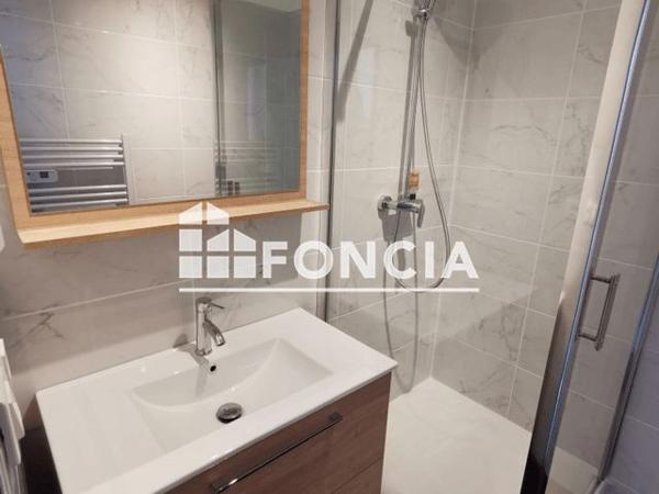 Location Appartement 3 pièces 47.82 m² - 34/36 RUE DE LA REPUBLIQUE - Nimes 30000