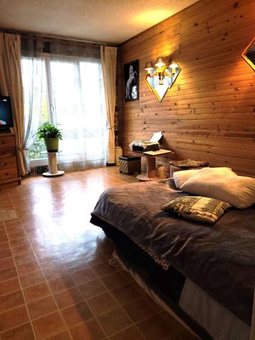 F2 avec balcon, parking et cave