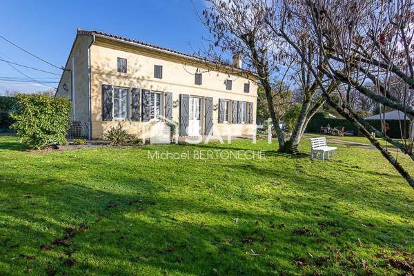 Maison en pierre rénovée avec piscine