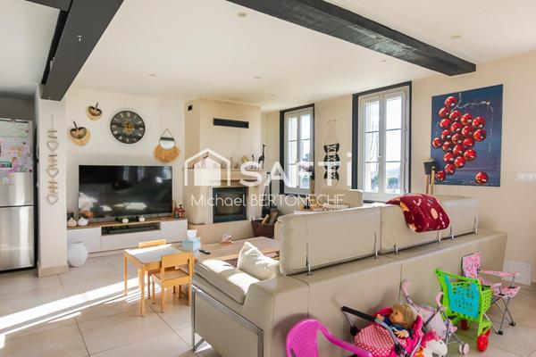 Maison en pierre rénovée avec piscine