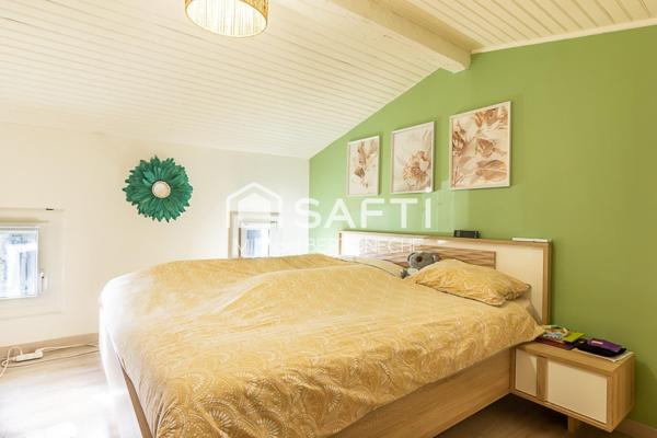 Maison en pierre rénovée avec piscine