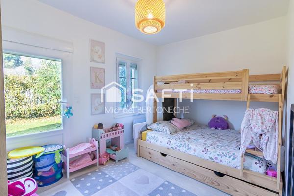 Maison en pierre rénovée avec piscine