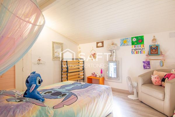 Maison en pierre rénovée avec piscine