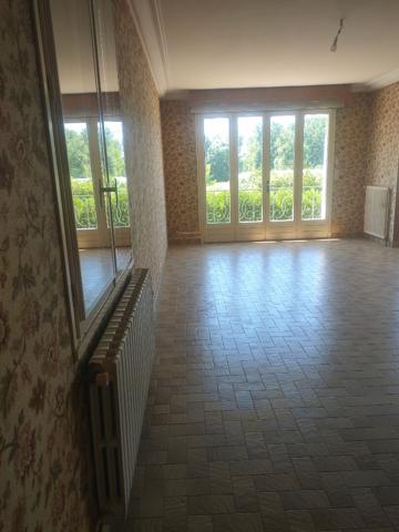 Maison familiale 150m2 - Lumineuse avec double garage, Saint-Martin-Le-Beau proche gare TGV commerce transport en commun école