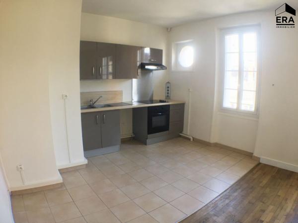 APPARTEMENT T3 A LOUER - BLOIS - HYPERCENTRE, 2 CHBS, CAVE COMMUNE
