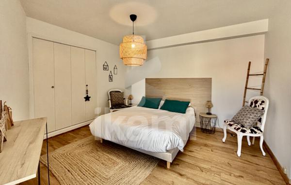 Bel appartement T2 traversant - vue sur les toits d’Avignon