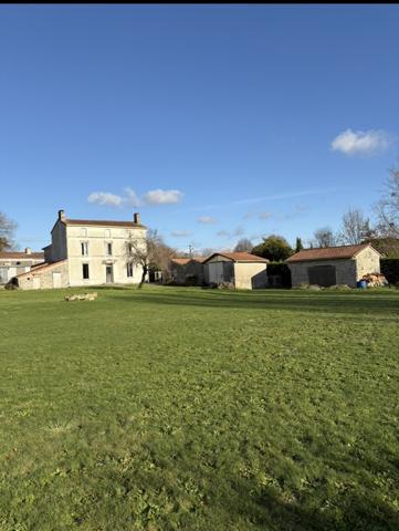 Coulonges-sur-l'Autize (79160) Maison familiale