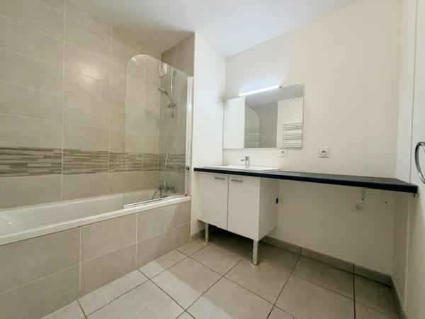 APPARTEMENT TYPE 3 – DERNIER ETAGE – TERRASSE ET GARAGE