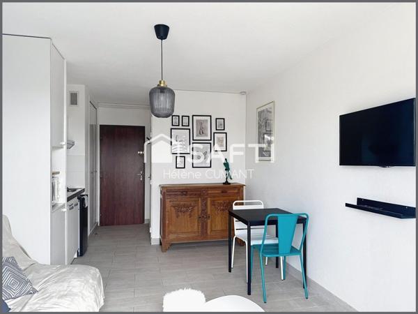 A 150 m de la plage, studio entièrement rénové avec balcon et parking