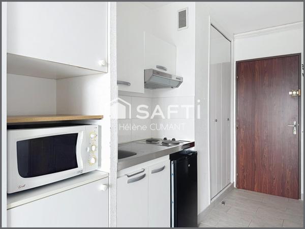 A 150 m de la plage, studio entièrement rénové avec balcon et parking