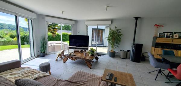 Maison contemporaine avec vie de plain-pied