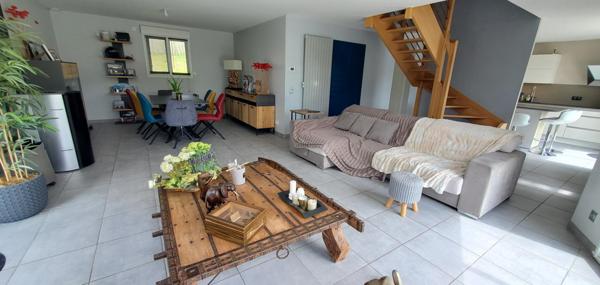 Maison contemporaine avec vie de plain-pied