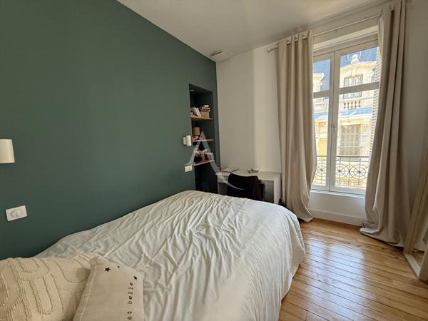 Hyper centre Pau duplex 3 chambres cave et parking en sous-sol