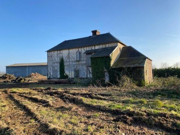 Ancien corps de ferme au charme authentique à réinventer
