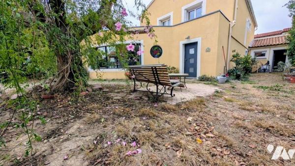 VILLA DE TYPE 6 EN R+1 AVEC STUDIO INDEPENDANT AU RDC